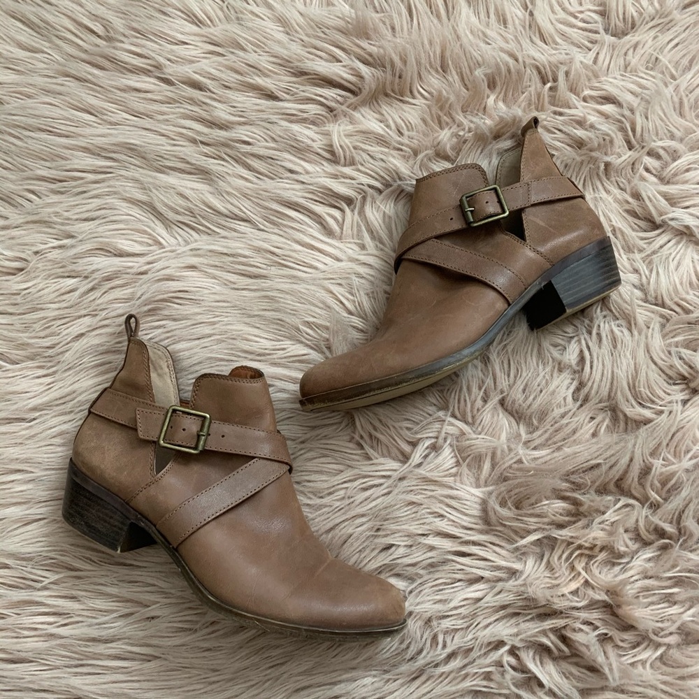 Lucky brand women’s brown booties